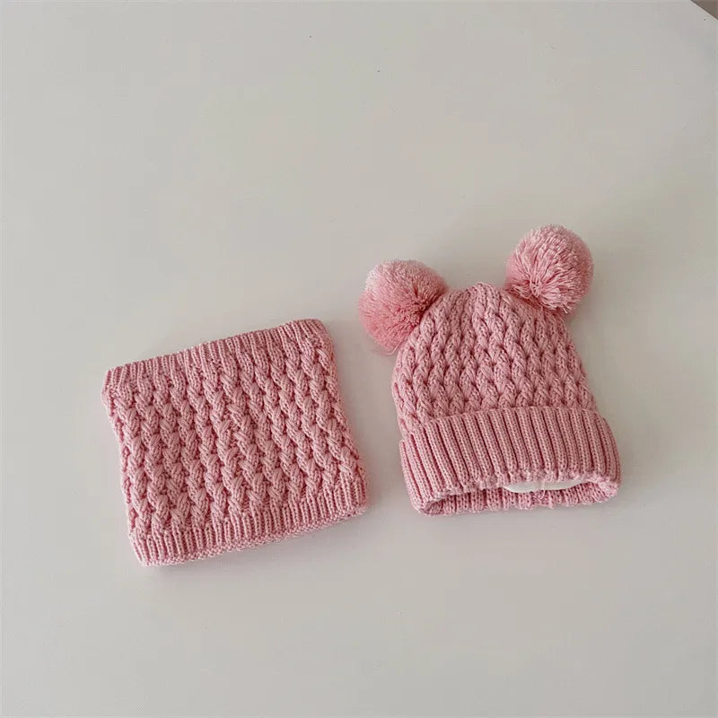 WOOL HAT WITH BALLS