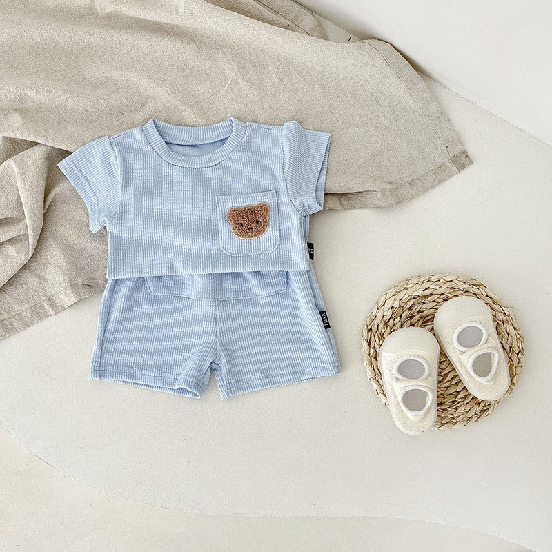 Set premium di pantaloncini e maglietta a coste con orsacchiotto 