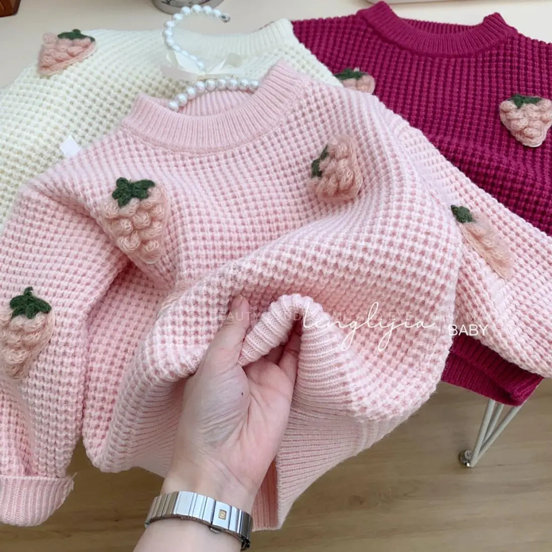 STRAWBERRY PULLOVER